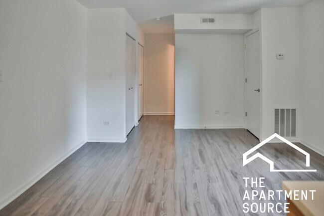 Photo - 925 W Carmen Ave Unit 6E