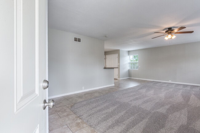 Photo - 404 S 200th E Ave