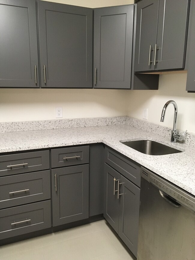 Kitchen - 5101 River Rd Unit 903