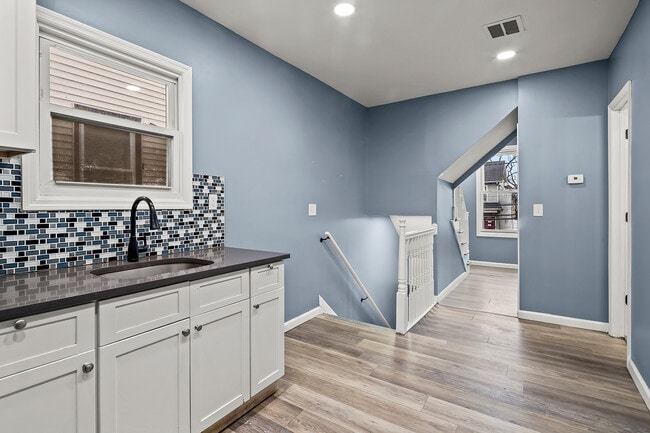 Photo - 275 Clinton Pl Unit 1