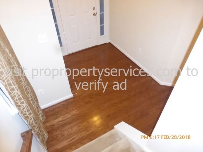 Photo - Beautiful Luxury Townhome Near Everything!