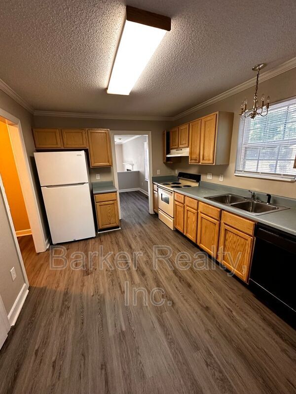 Photo - 705-102 Carolina Avenue