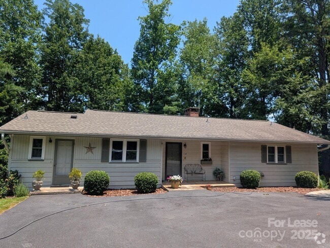 Building Photo - 110 Hillside Ct Rental