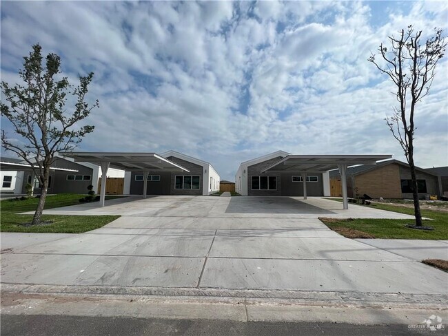 Building Photo - 1412 Hibiscus Ave Unit 2 Rental