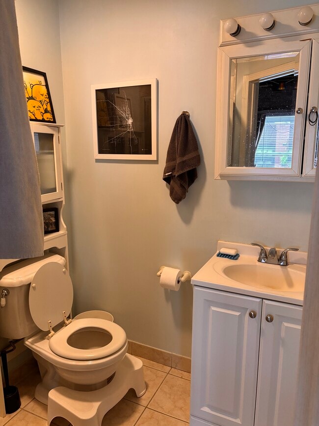 Photo - 2204 W Iowa St Apartments