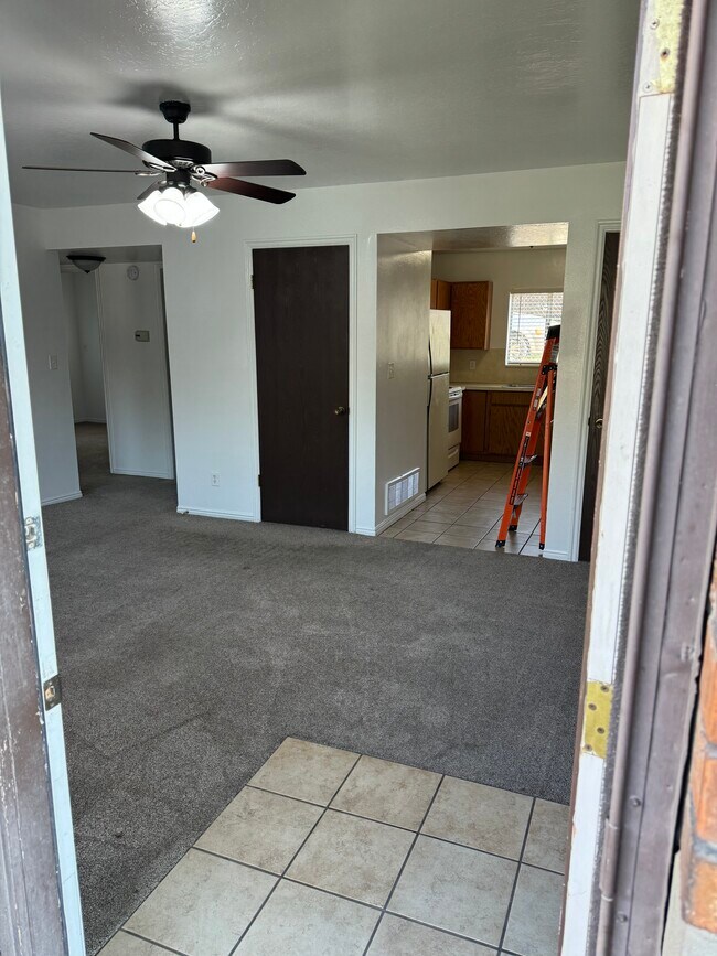 Photo - 430 N 1000 E Unidad 8