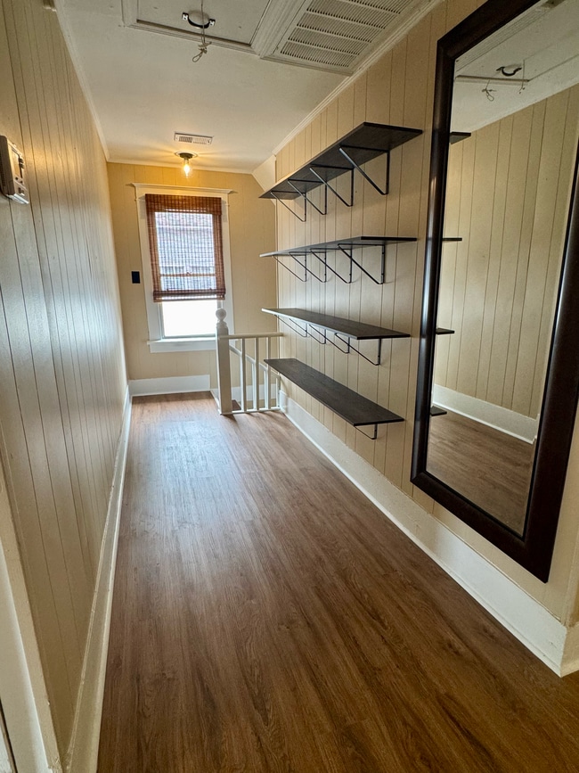 Photo - 2020 Linden Ave