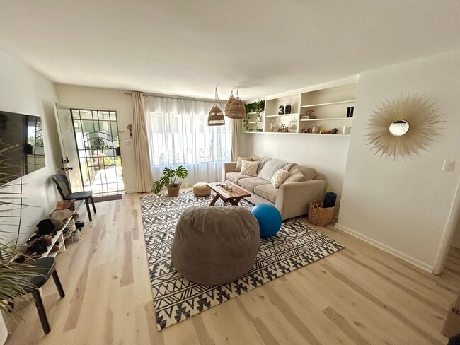 Photo - 800 N Eucalyptus Ave