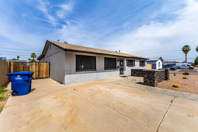 Photo - 1310 W Romo Jones St