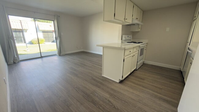 Photo - "Charming 1-Bedroom Condo Oasis in Phoenix - Your Perfect Urban Retreat!" Unit F