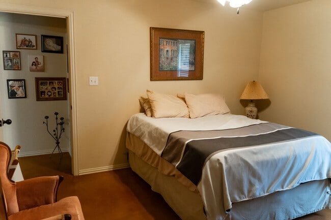 Photo - 100 Brock Hill Ln