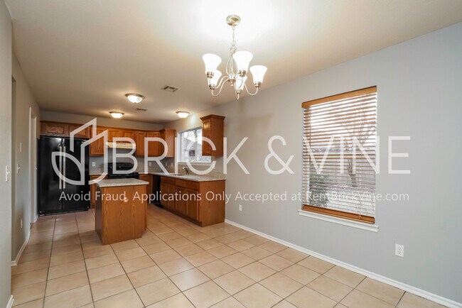 Photo - 17621 Cranbrook Rd