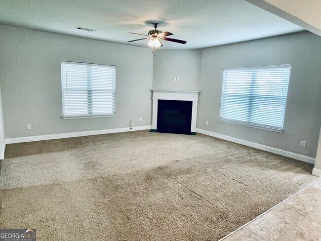 112 Leland Ln