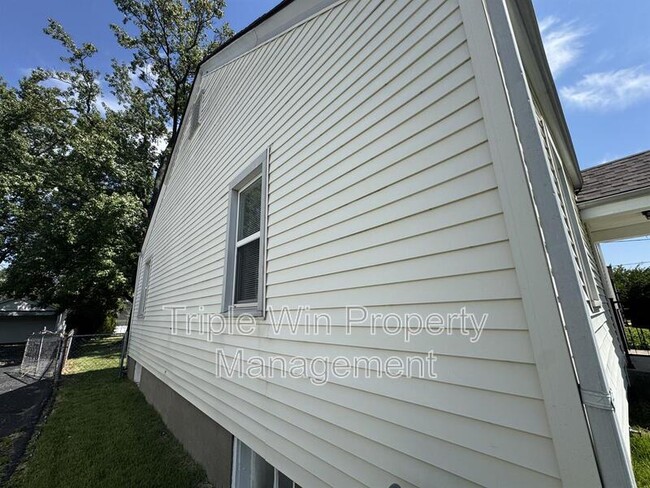 Photo - 1629 Talisman Ln