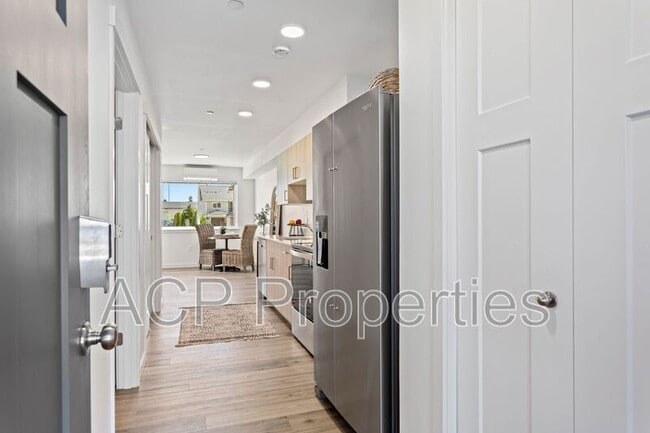 Photo - 667 E Badger Rd