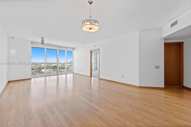 Photo - 450 Alton Rd Unidad 3206