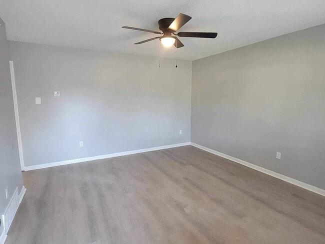 Photo - 222 Pickett Rd