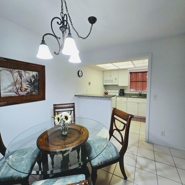Photo - 2930 Crosley Dr E