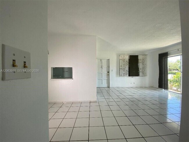 Photo - 1855 Plunkett St Unidad 101