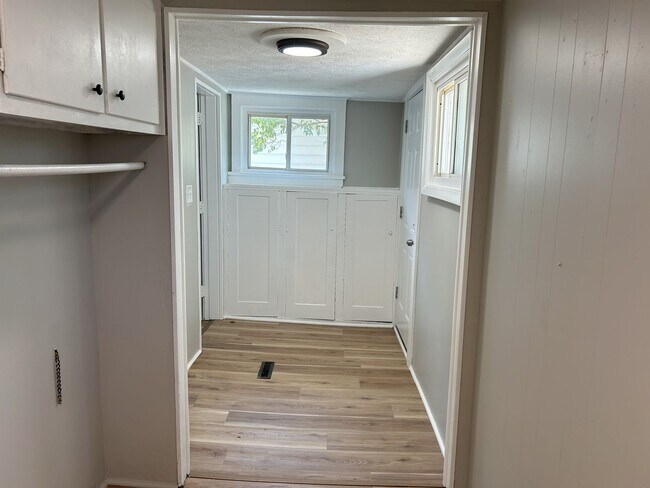 Photo - 3 Bed Single Family with Huge Kitchen and ...