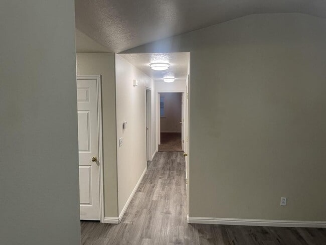 Photo - 3365 N Ridge Loop W