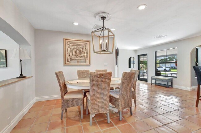 Photo - 801 SW 5th St