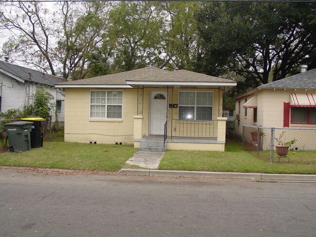 Building Photo - 25 Norton St