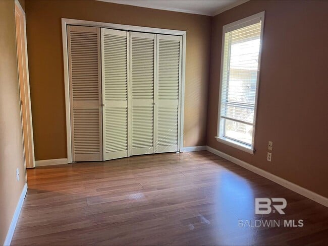 Photo - 2069 Sea Cliff Dr N