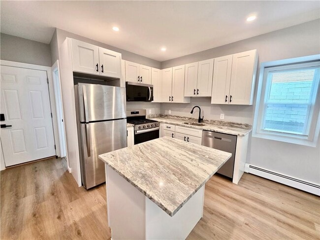 Building Photo - 73 Vernon St Unit 3