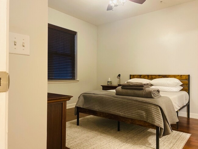 Photo - 2310 Elliott Ave Unit Furnished