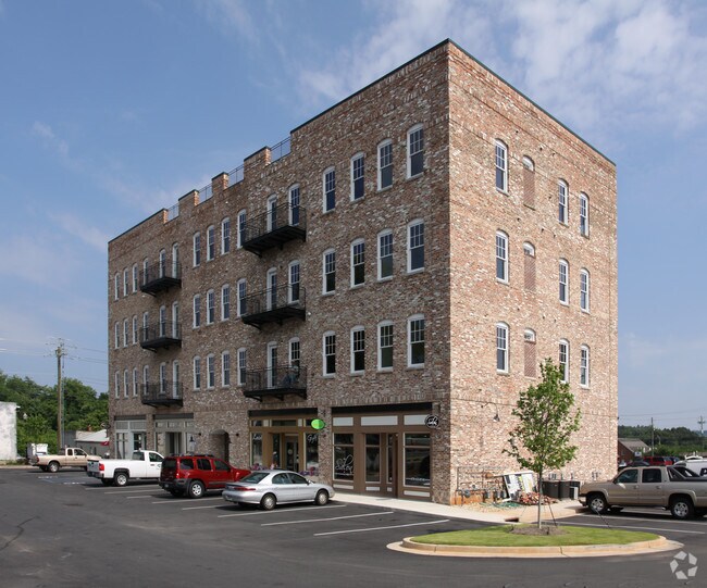 Cumming Station - Cumming Station Apartments