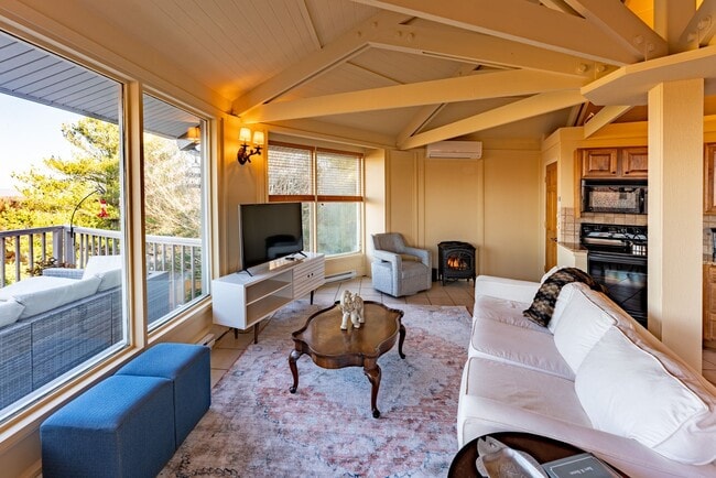 Photo - 275 Aspen Ln