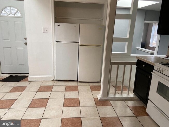 Photo - 3711 Lancaster Ave