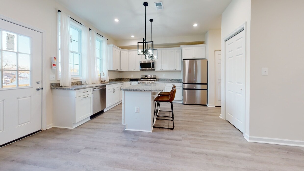 Photo - Private bedroom in 4 bed/3.5 bath Home