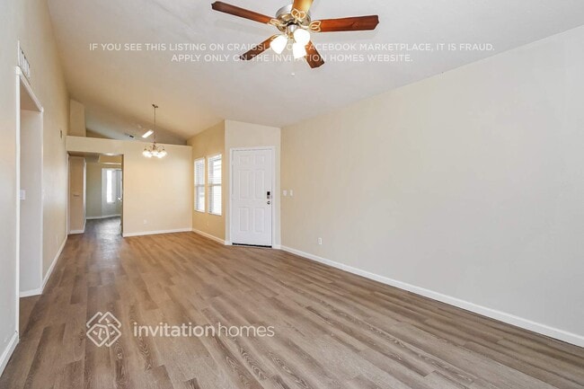 Photo - 1311 W Straford Dr