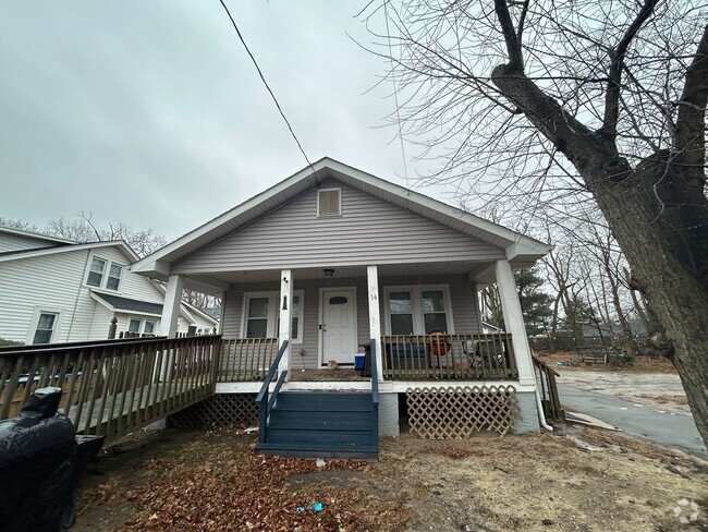 Building Photo - Charming 4-Bedroom 2-Bathroom Home in Nept...