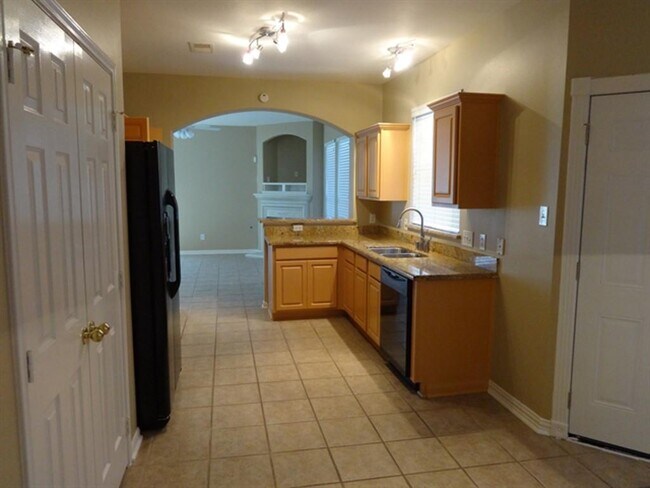 Photo - 411 Cedar Point Dr