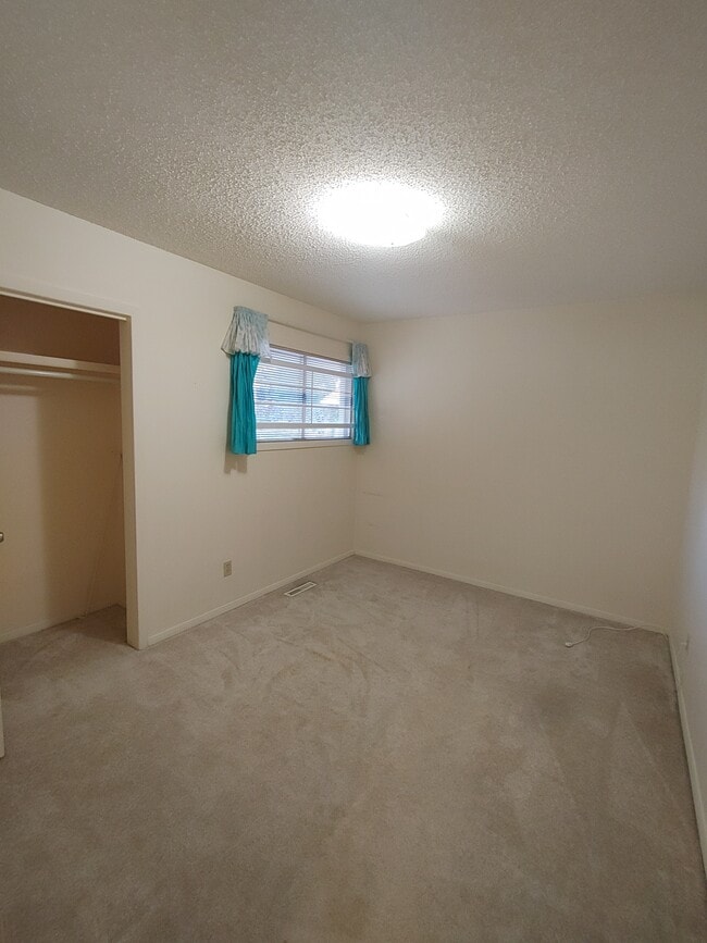 Bedroom #1 - with closet - 128 Gainsborough Dr SW