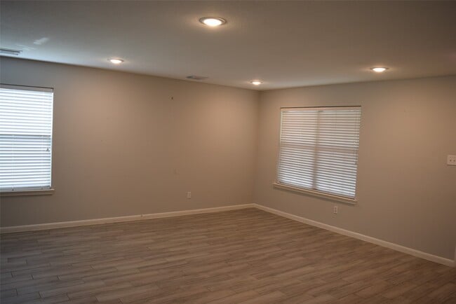 Photo - 15510 Liberty Bluff Dr