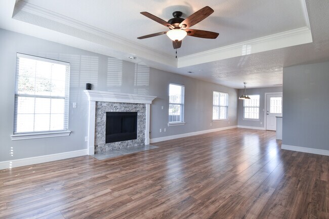 Photo - 701 Earls Ct