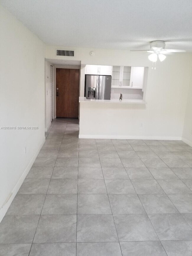 5201 NW 7th St Unit 408