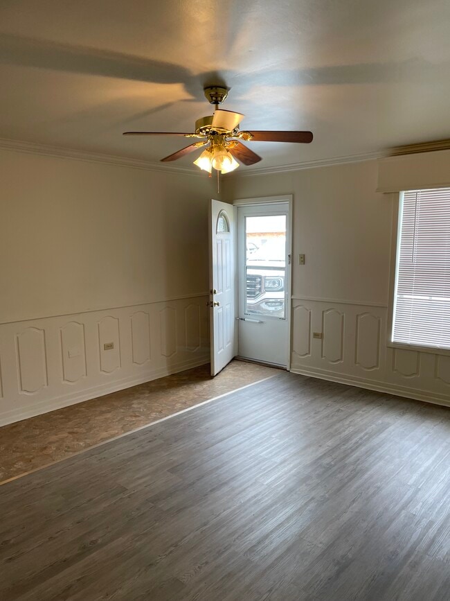 Building Photo - 1719 Oakley Ct Unit apartment #5