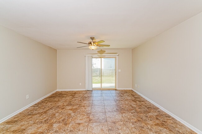 Photo - 9340 Hoffman Pl