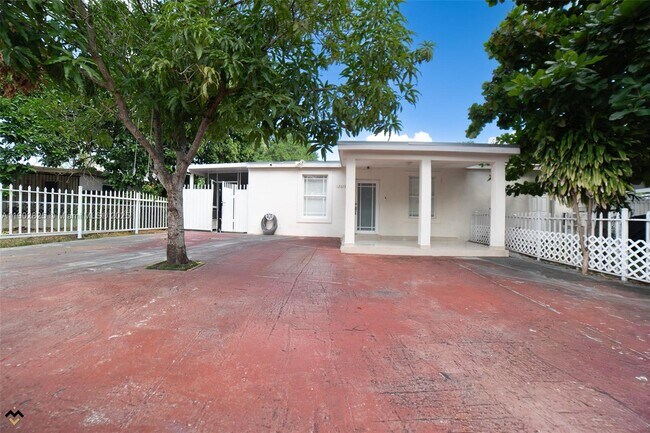 Building Photo - 12615 E Randall Park Dr