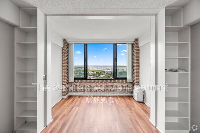 Building Photo - 14 Lockwood Dr Unit 6E Rental