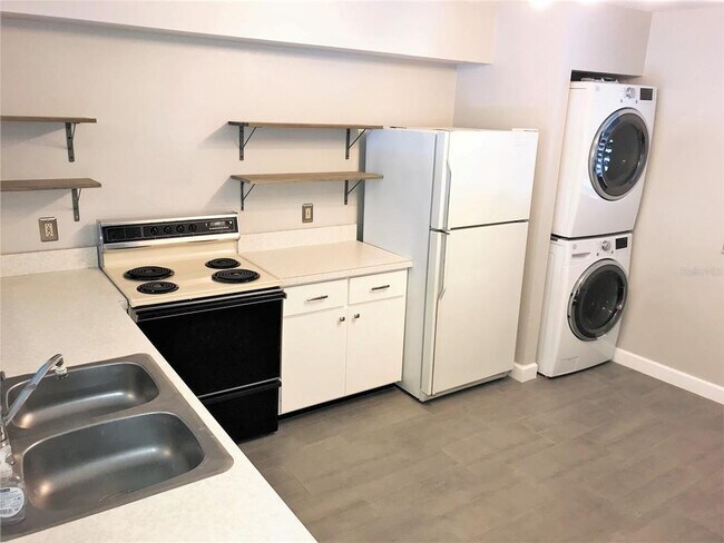 Photo - 283 Sherwood Dr Unit 283U