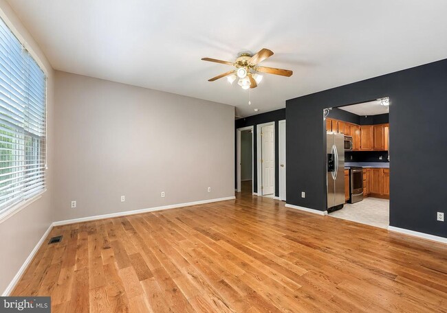 Photo - 8433 Sailboat Ln