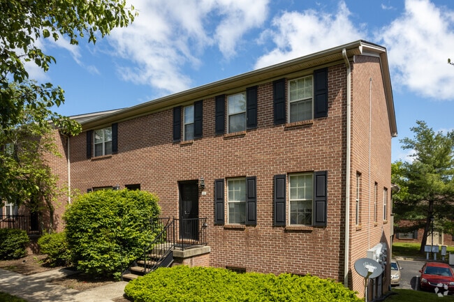 EAGLE CREEK TOWNHOMES