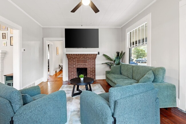 Photo - 2214 Wallace St