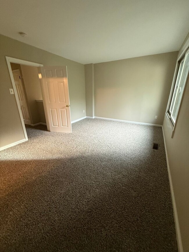 94 Palace Ct